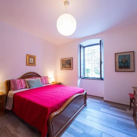 Casa Margherita Pt, Ospitar Lägenhet Borno