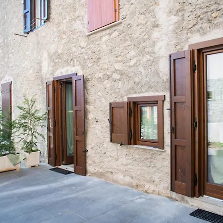 Casa Margherita Pt, Ospitar Borno